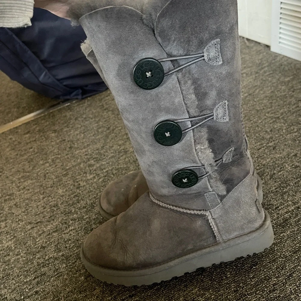 UGG questions leave